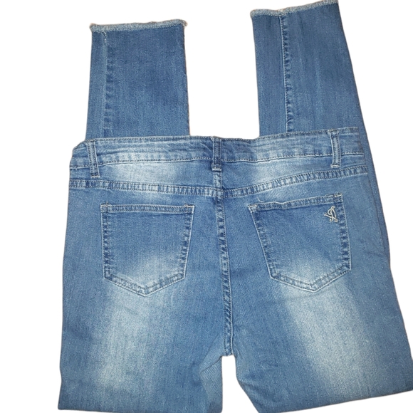 VIP Distressed Jeans/Capris - Picture 2 of 8